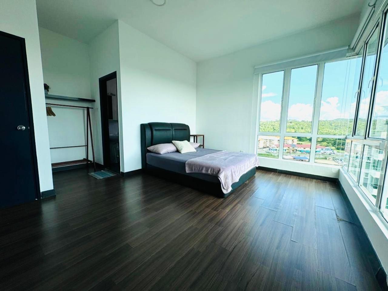 Sandakan Spacious And Comfortable Pool View Condo Exterior foto