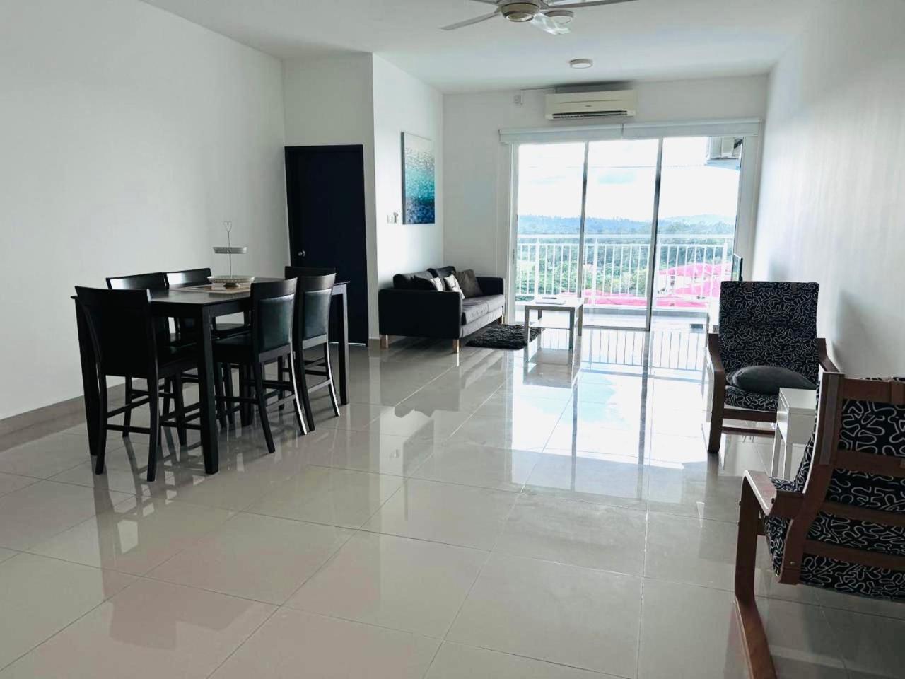 Sandakan Spacious And Comfortable Pool View Condo Exterior foto