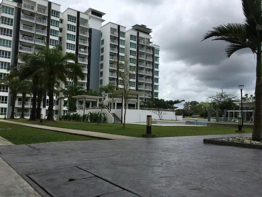 Sandakan Spacious And Comfortable Pool View Condo Exterior foto